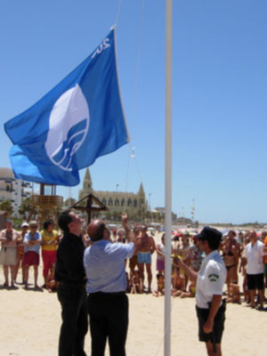 PP lamenta la pérdida de la Bandera Azul en la Playa de Regla y pide responsabilidades municipales