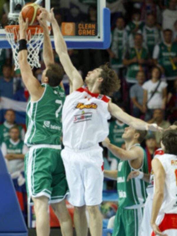 España pone rumbo a la segunda fase rearmada tras una gran victoria en la prórroga sobre Eslovenia (90-84)