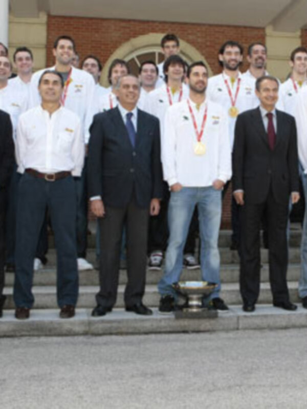 Zapatero recibe a los campeones de Europa