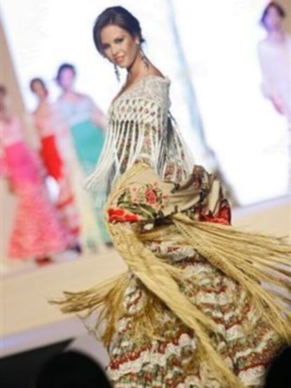 Pilar Vera abrio Simof con su coleccion 2010