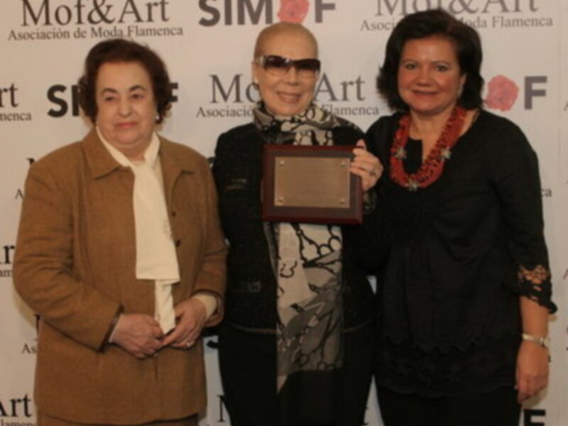 La Asociación Mof&ART rindió homenaje a Lina, 50 años de dedicación y amor a la costura flamenca