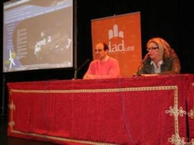 ADAD abre las Jornadas Medioambientales de Pilas jugando al trivial de las energías renovables 