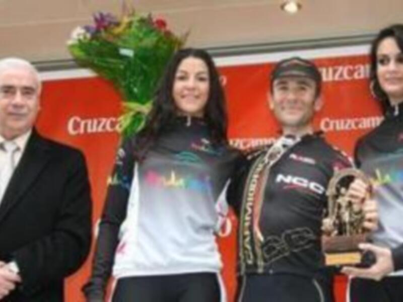 Luciano Alonso destaca en Antequera la buena salud del ciclismo andaluz en su visita a la última etapa de la Vuelta a Andalucía 