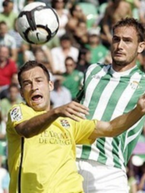 El Betis mantiene viva la esperanza al ganar 1-2 en Cartagena