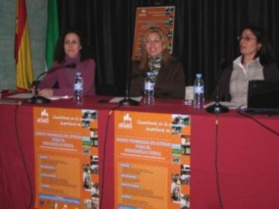 La alcaldesa señala la oportunidad de las ayudas de ADAD durante la presentación del nuevo programa de desarrollo comarcal en Carrión