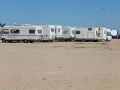  El PP critica el cierre del camping municipal y el descontrol con las autocaravanas(Chipiona)                