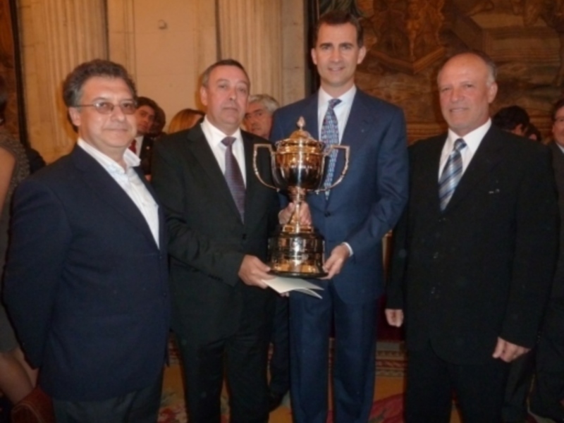 La Universidad de Cádiz recibe el Premio Nacional del Deporte Trofeo Joaquín Blume
