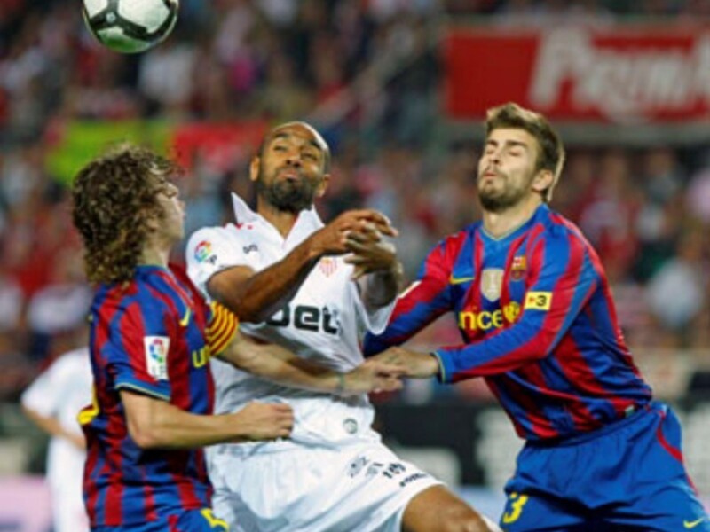El objetivo queda más cerca pese a la derrota (Sevilla FC 2 FC Barcelona 3)