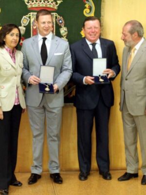 Paz Vega y Los Morancos reconocidos con la Medalla de Oro en el Día de La Provincia de Sevilla