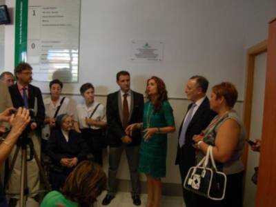 Usuarios cuentan con el nuevo centro de salud Sor María Luisa Montañés que repartirá la asistencia sanitaria con Tolosa Latour(Chipiona)