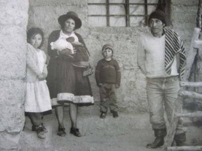 La ONGD madre coraje expone, en la sede central de rtva en Sevilla, la muestra mundo andino 