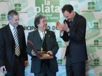 La Municipalidad de La Plata distinguió al actor y director de origen gaditano, Carlos Moreno como Ciudadano Destacado 