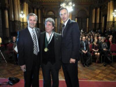 La Municipalidad de La Plata distinguió al actor y director de origen gaditano, Carlos Moreno como Ciudadano Destacado