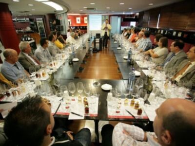 Sumilleres, restauradores y profesionales de la gastronomía se dan cita en torno al Brandy de Jerez