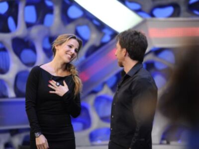 Elsa Pataky, enseña trucos para ser sexy en la cama con Pablo Motos