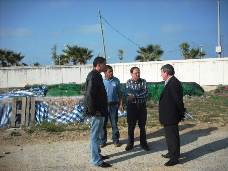 Luis García Garrido aborda en Chipiona la puesta en marcha de proyectos para el sector pesquero