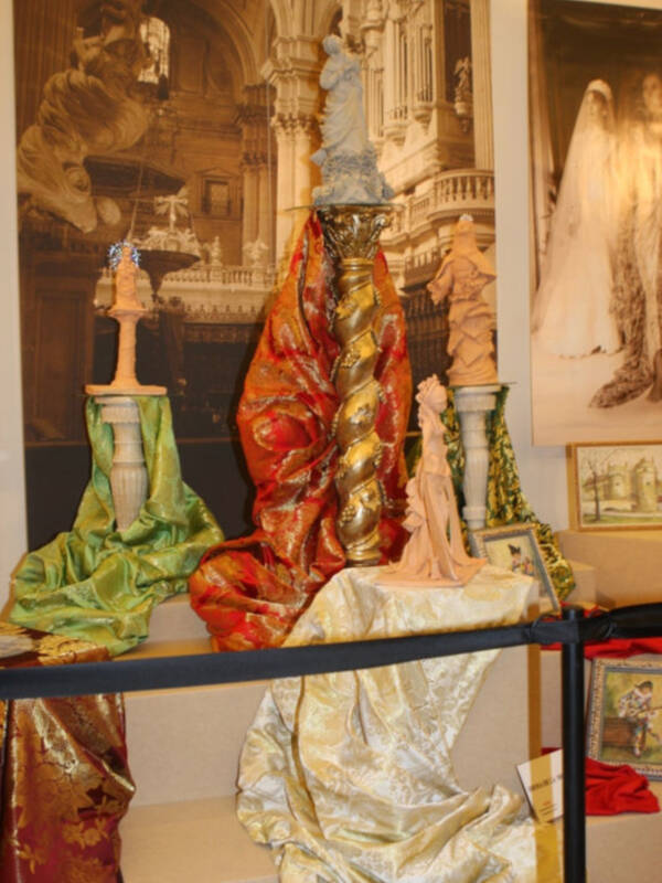 Inaugurada la exposición del modisto sevillano Pepín Castillo 