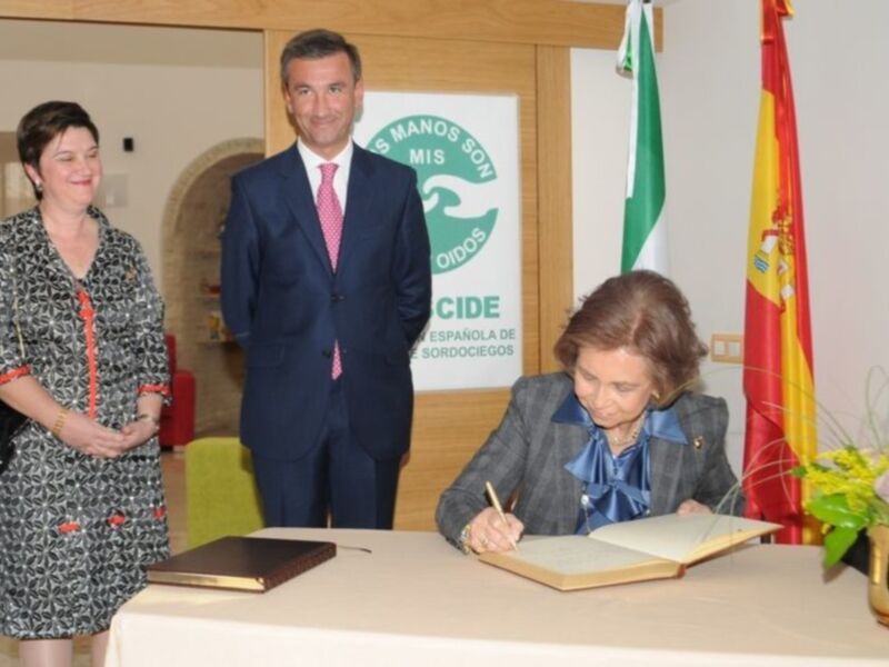 Su Majestad la reina doña Sofía inaugura en salteras el primer centro de atención a personas Sordociegas de españa