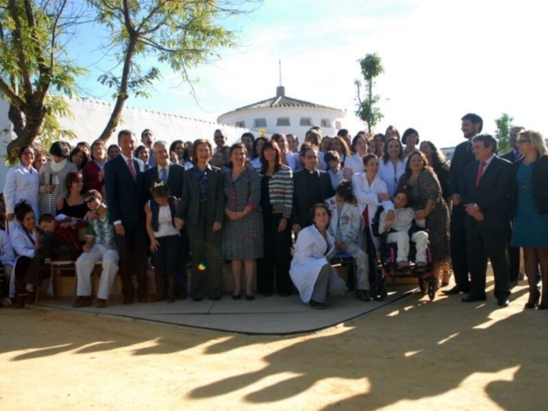Su Majestad la reina doña Sofía inaugura en salteras el primer centro de atención a personas Sordociegas de españa