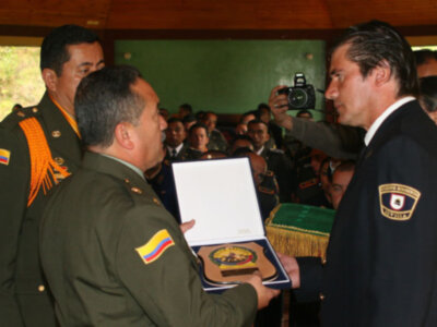 La Policía Nacional de Colombia otorga oficialmente a Jaime Parejo importante Distinción