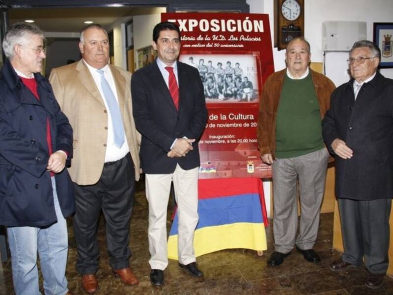  La  unión deportiva los palacios  conmemora su 50 aniversario con una exposición y la presentación de la mascota Genaro