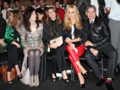 Viki Berrocal, con once kilos menos,  presenta su nueva colección en Sevilla con Virginia Troconis, Marta Sánchez, Boris, Ana García Siñeriz y Nuria March