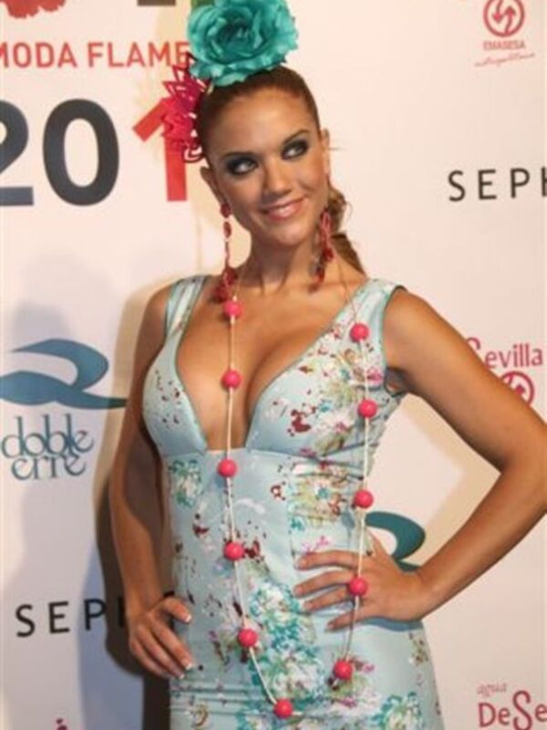 Beatriz Trapote regresa de Colombia y se estrena como modelo en Simof 2011