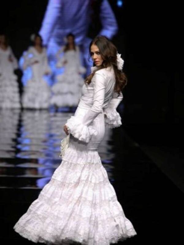 Beatriz Trapote regresa de Colombia y se estrena como modelo en Simof 2011