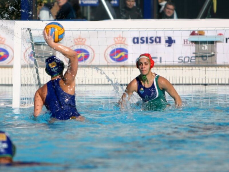 Doble presencia nazarena con la selección española femenina de waterpolo