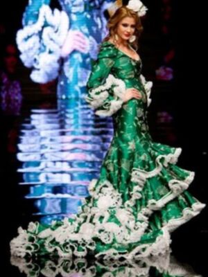 Elisabeth conto con el apoyo de su novio, el futbolista Alexis que fue a verla desfilar por primera vez 