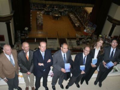 Presentación en Sevilla de El milagro de las abejas de Pedro J. Yúfera: Parece que el cuadro de Valdés Leal nació para este libro 