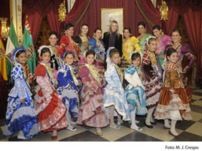 LAS PERLAS Y LAS DAMAS DEL CARNAVAL DE CHIPIONA VISITAN DIPUTACIÓN