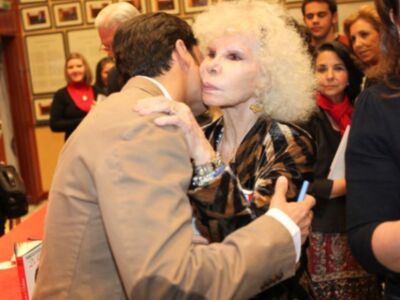 La Duquesa de Alba, del brazo de Fran y Julián Contreras desmiente que se haya casado 