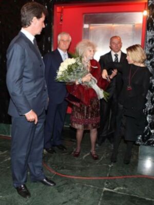 Los Alba apoyan a Cecilia Gómez la ex de Fran Rivera en Sevilla