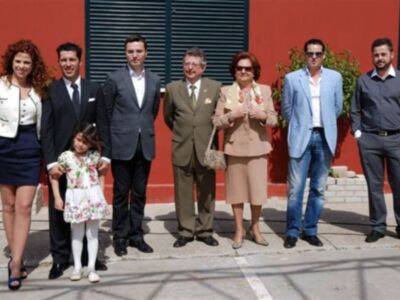 Pastora Soler inauguró junto a su marido Francis Viñolo la casa  de la cultura de Coria del Río