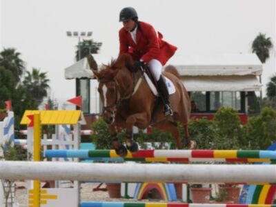 Cayetano vuelve a competir tras sus problemas de salud con el apoyo de su madre