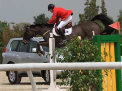 Cayetano vuelve a competir tras sus problemas de salud con el apoyo de su madre