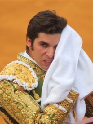 El abrazo de Fran Rivera y Cayetano en la maestranza