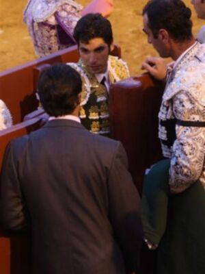 El abrazo de Fran Rivera y Cayetano en la maestranza