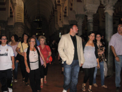 Alumnos del  Centro de Educación de Adultos Miguel Espinosa Pau disfrutan de un viaje cultural a Córdoba