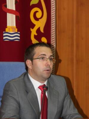 El candidato de IP-IU, juan manuel valle, nuevo alcalde de los Palacios y Villafranca