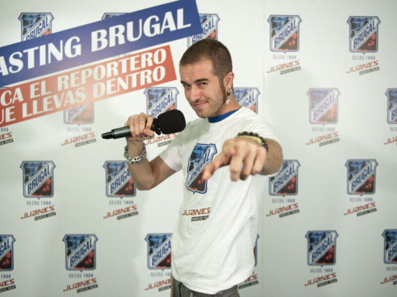 Un sevillano elegido ganador del casting de ron Brugal para convertirse en la sombra de Juanes este verano