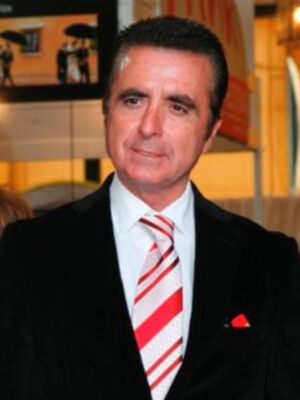 Ortega Cano operado del pie