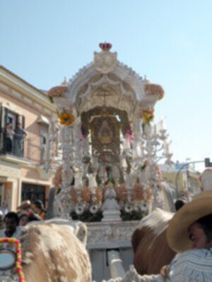 La Hermandad del Rocío de Triana, devuelta por la calle Real de Castilleja