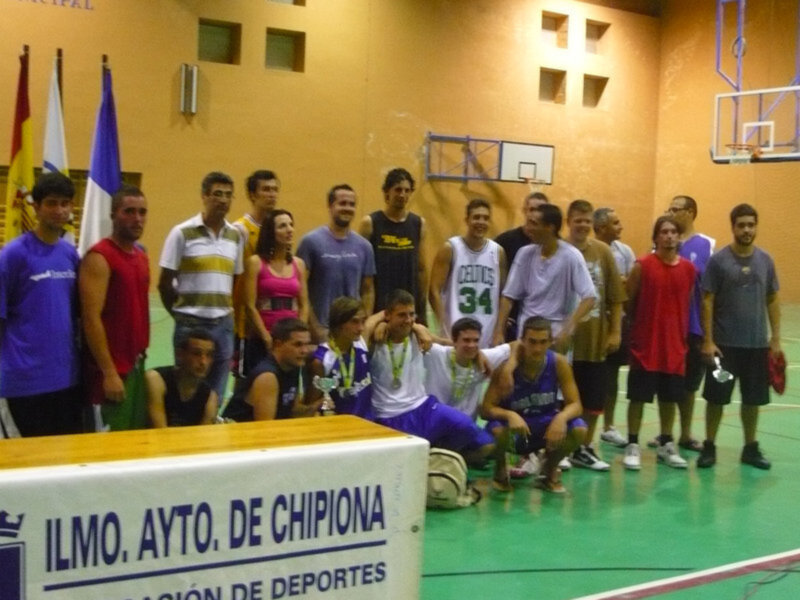MC Pollo vencedor del torneo 3x3 de baloncesto(Chipiona)