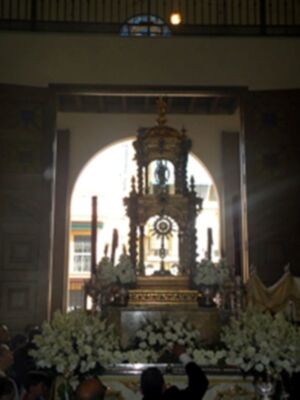 Solemne Procesión Eucarística, por las calles de la barriada Sevillana del Cerro del Águila‏