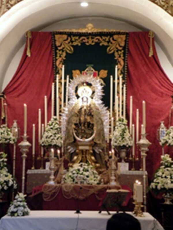 Altar y cultos en la capilla del Carmen de Calatrava (Sevilla)&#8207;