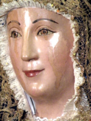 Sevilla se rinde a sus pies. (Reina de los Reyes)