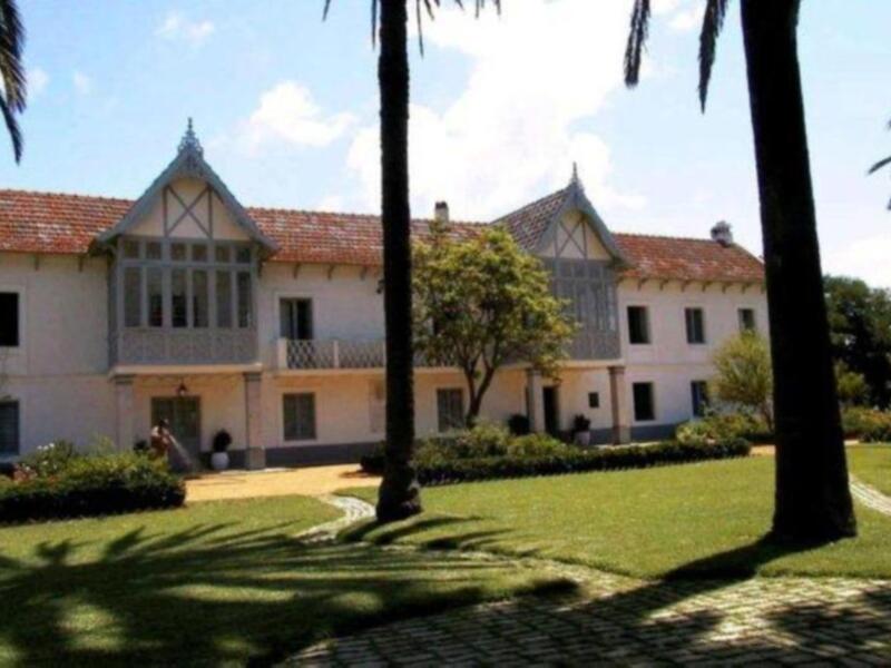 Este es el palacio de las Marismillas donde veranea zapatero y su familia en el último verano como presidente del gobierno