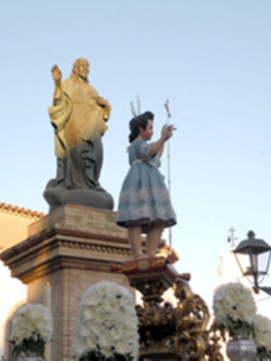 El Corpus de Saltera (Sevilla), procesiona desde el Siglo XVII el 15 de Agosto